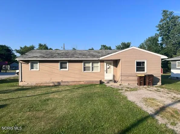 1129 Ayersville Ave, Defiance, OH 43512