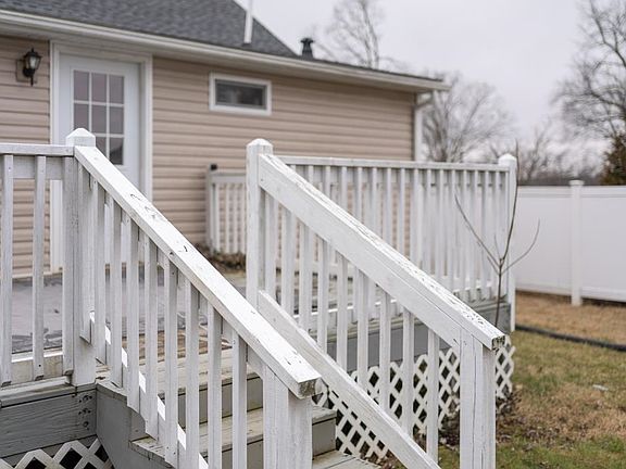 5th image of 40 Mike Mountain Ln