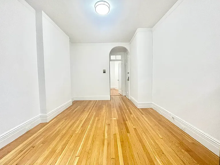 357 E 68th St #3D — Photo 3