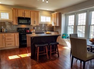 11 Elm St, Burgettstown, PA