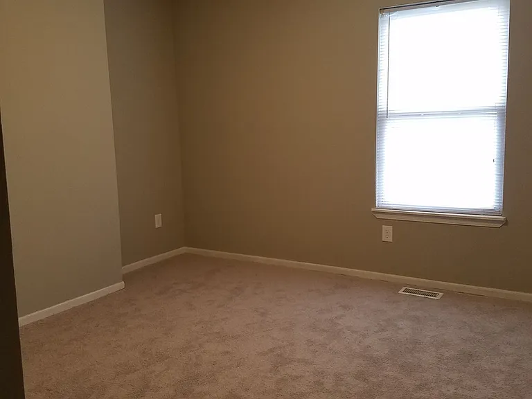 80 Bridgewater Ct — Photo 30