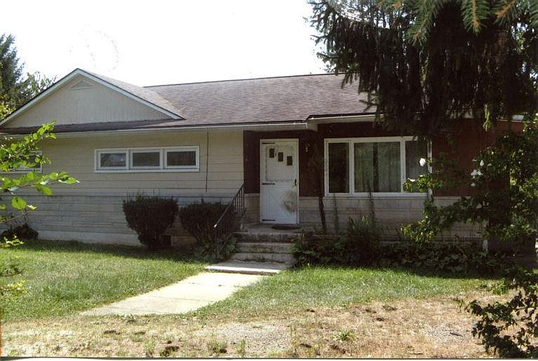 1st image of 1008 S Locust St