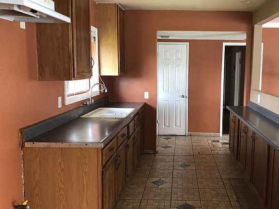 3rd image of 1270 Indian Hill Blvd