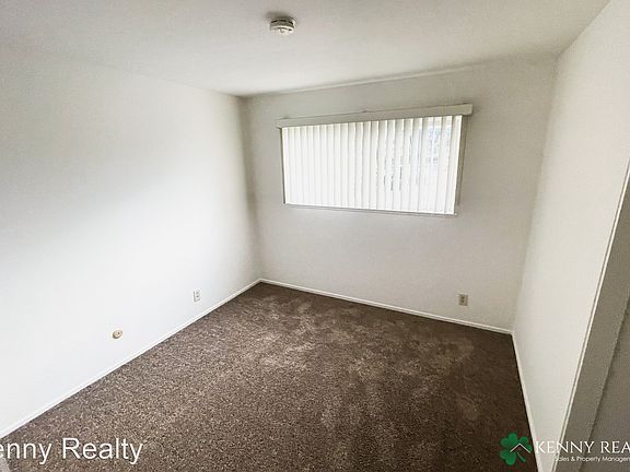 4th image of 77 Oak Ave #4