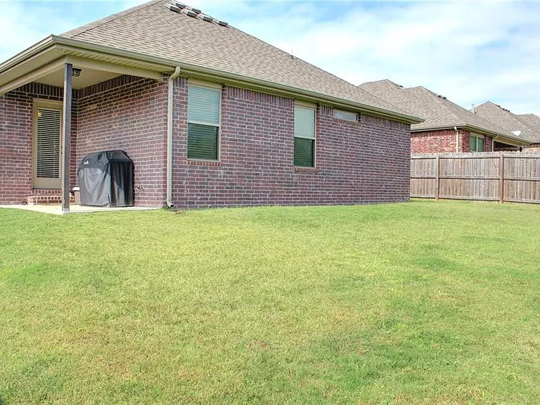 3072 N Autumn Rose Ave — Photo 13
