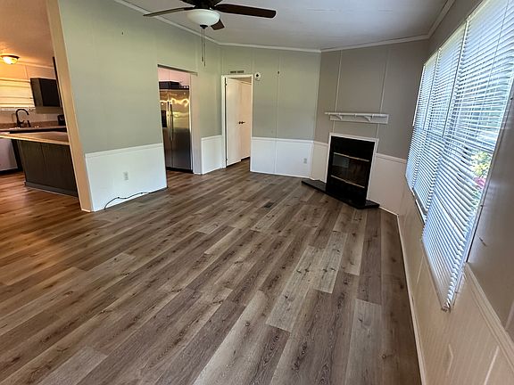 2nd image of 6526 Victoria Ln