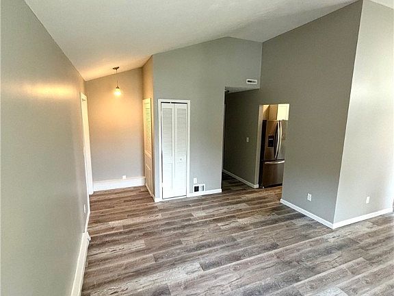 5th image of 131 Sycamore Dr