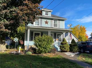 195 Maple Ave, Lyndonville, NY 14098