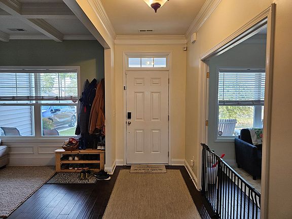 3rd image of 538 Saratoga Rd