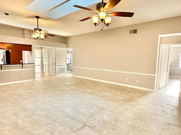 5th image of 8015 Bayside View Dr