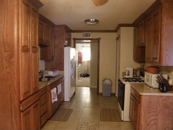 4th image of 708 Placer Ave