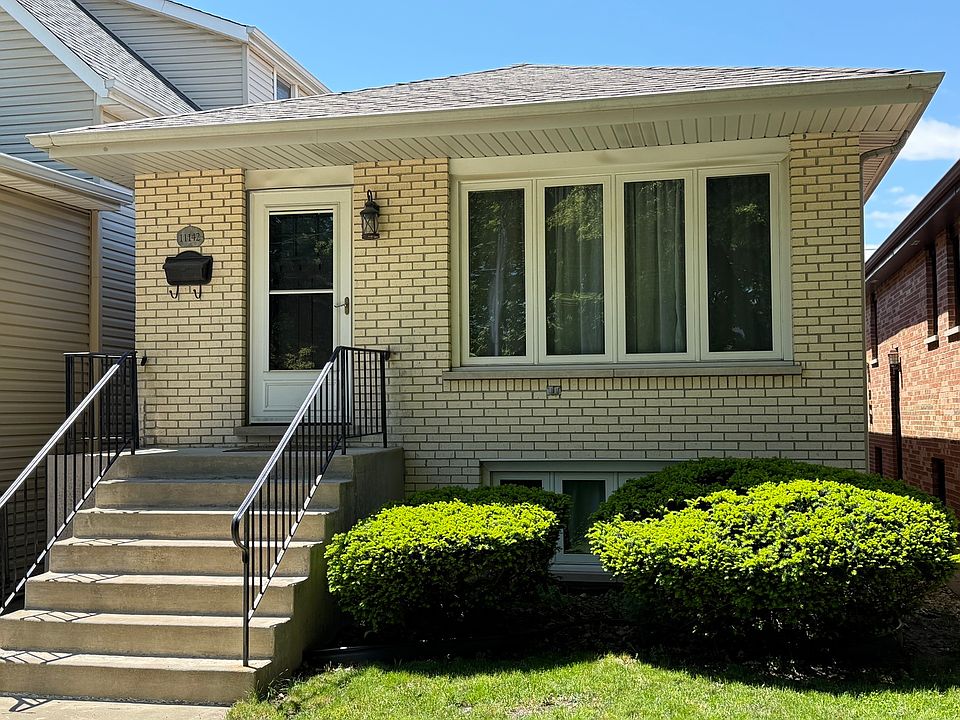 1st image of 11142 S Sawyer Ave