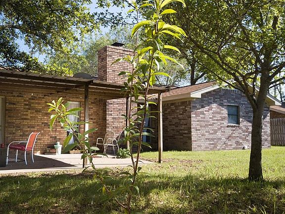 4th image of 2609 Jasmine St