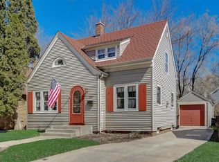 1336 N 71st St, Wauwatosa, WI 53213