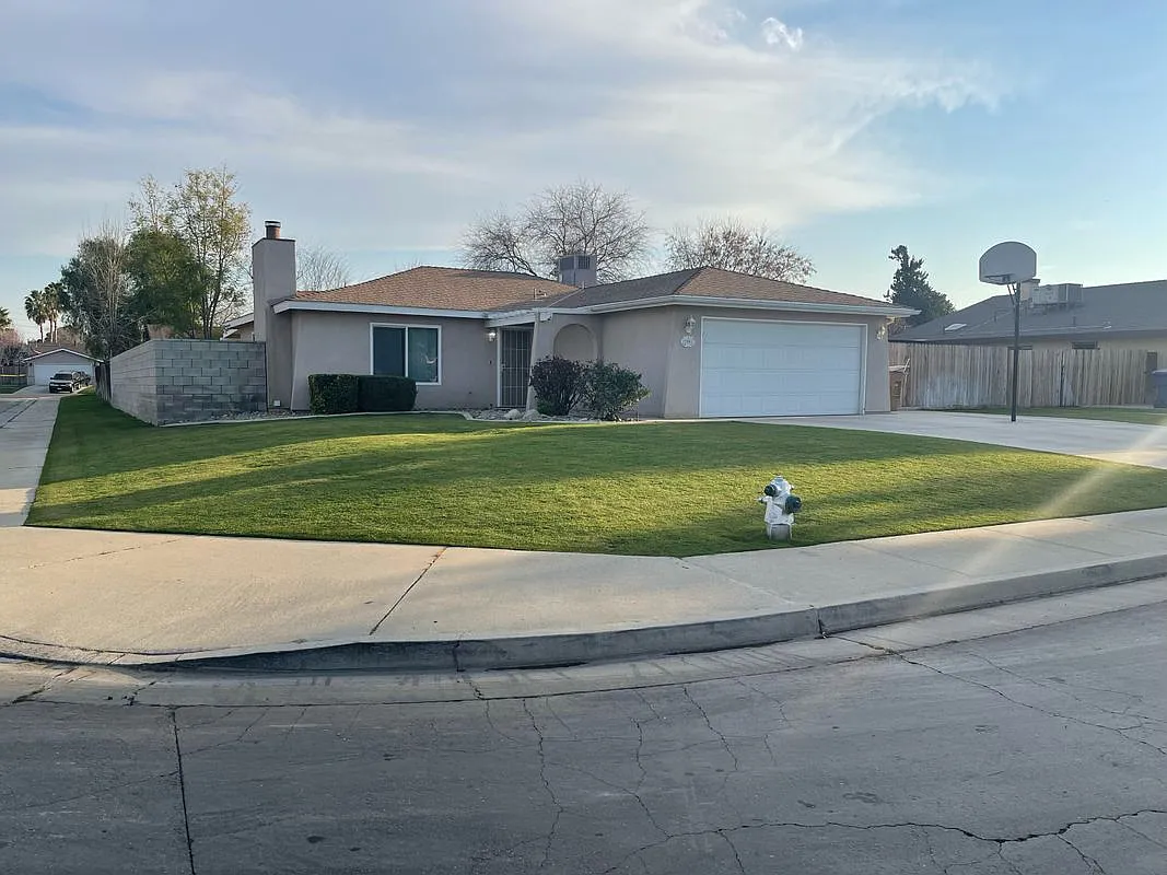 3 bed, 2.0 bath, 1125 sqft, $2,500 — Photo 2