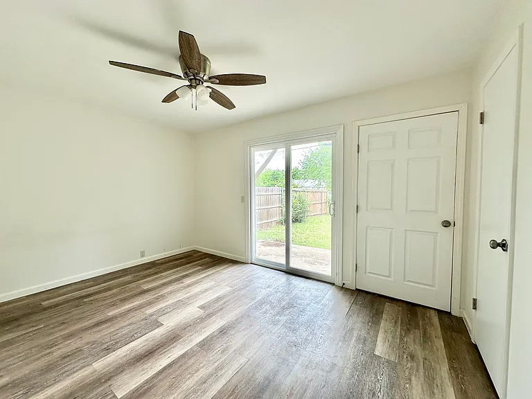4933 Curzon Ave — Photo 4