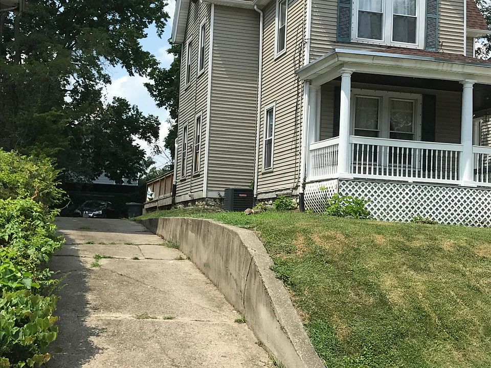 2nd image of 3747 Hazel Ave