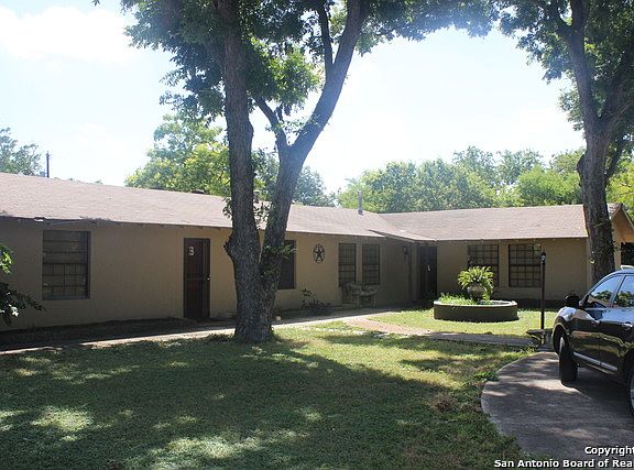 2nd image of 2723 Woodbury Dr