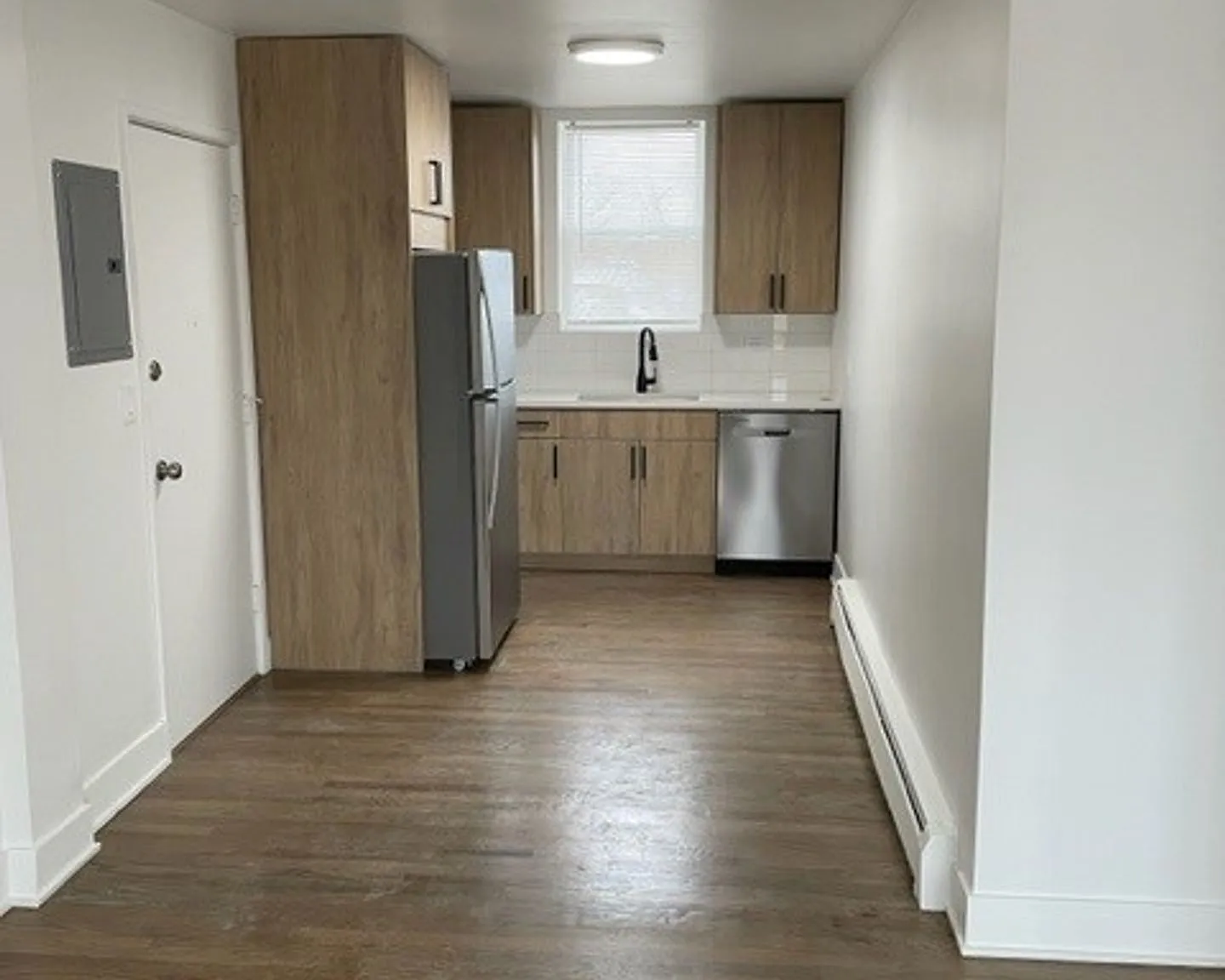 2515 West Jerome Apartments — Photo 2