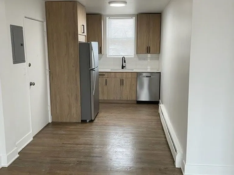 2515 West Jerome Apartments — Photo 2