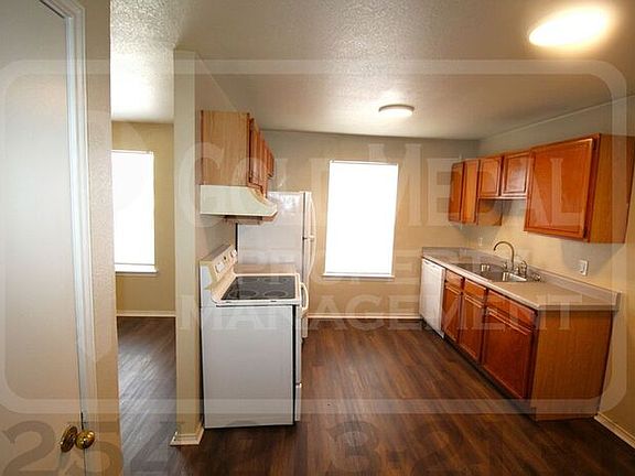 4th image of 1708 Windward Dr APT A