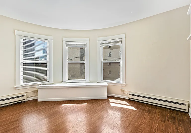 115 Bellevue Ave E #105 — Photo 8