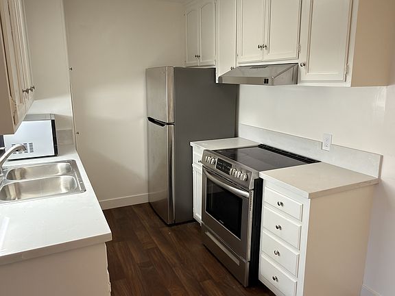 4th image of 6333 La Jolla Blvd #278