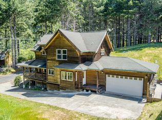 758 Beach Rd, Whitethorn, CA 95589