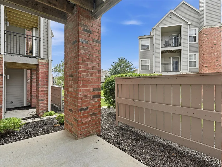Villa Estates at Lenexa — Photo 45