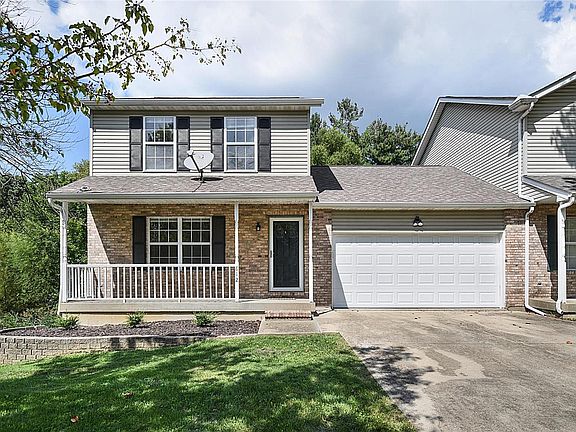 2nd image of 812 Woodsedge Dr