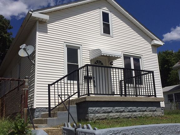 4th image of 640 Stewart Ave