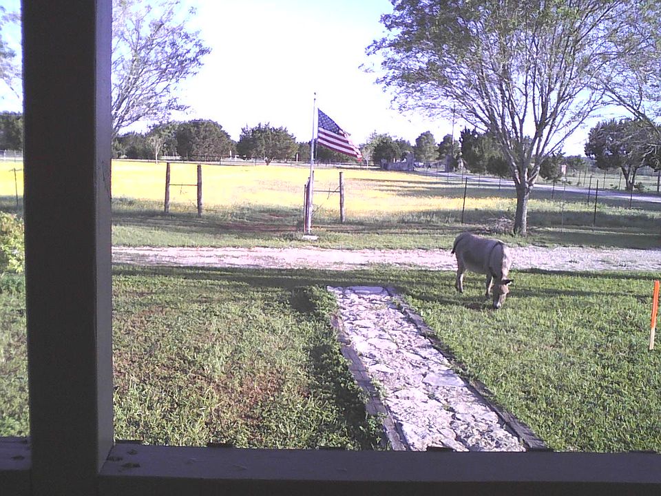 2nd image of 305 Oak Bend Dr