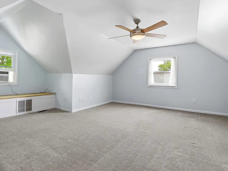 8330 Wexford Ave — Photo 47