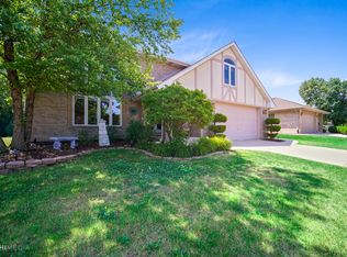 6825 156th St, Oak Forest, IL 60452