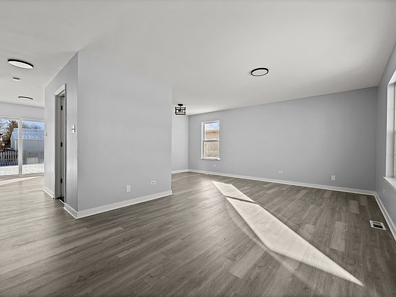 3rd image of 4614 Mallard Ln