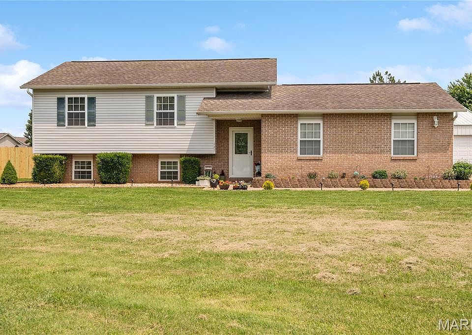 1st image of 121 Melissas Dr