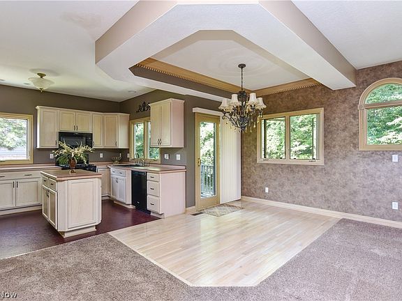 4th image of 3276 Greystone Village Dr