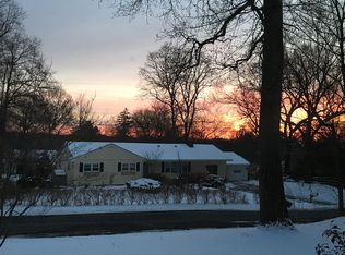 10 Ravenwood Rd, Norwalk, CT 06850