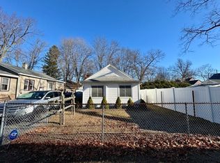 15 Alice St, Springfield, MA 01109