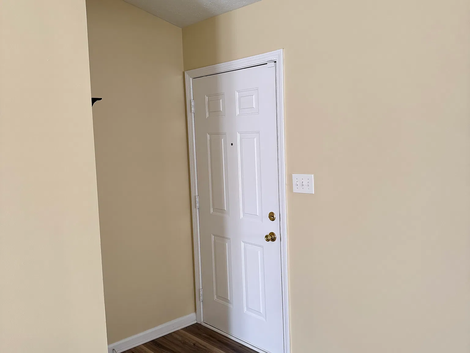 3 bed, 1214 sqft, $1,575 — Photo 4