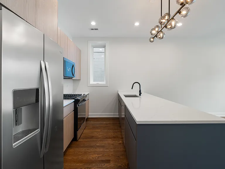 416 E 50th Pl #1W — Photo 9