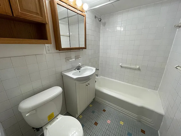 405 10th Ave N #104 — Photo 10