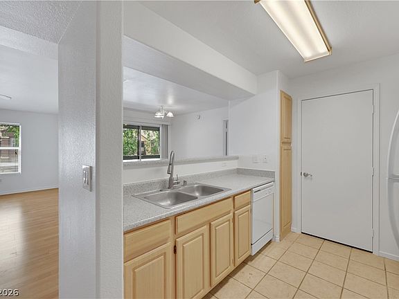 4th image of 555 E Silverado Ranch Blvd Unit 2047