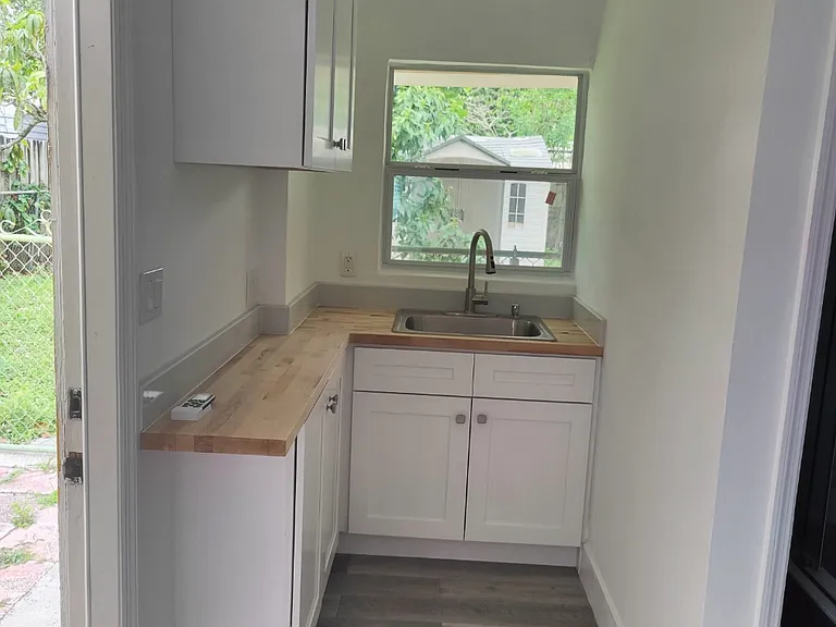 918 S 29th Ave #1 — Photo 7