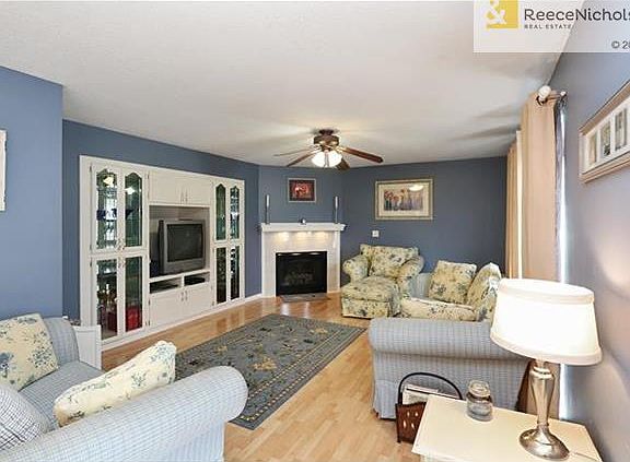 5th image of 701 SW Graystone Dr