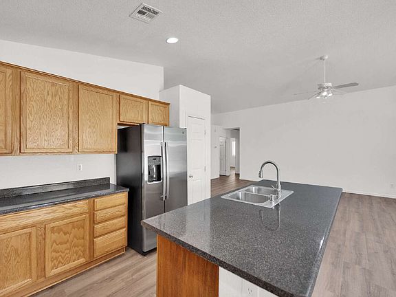 5th image of 1112 Gary Carmena Ave