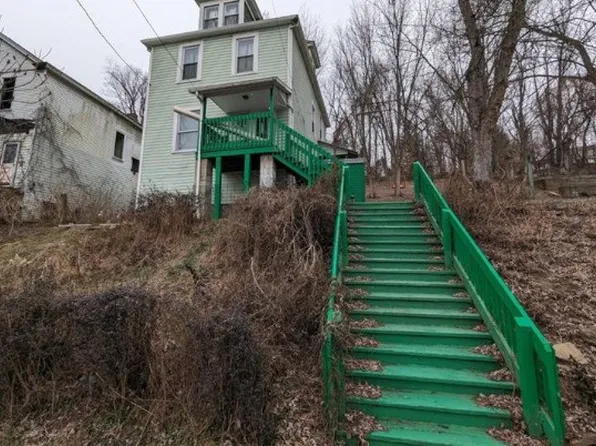 514 S Main St, Masontown, PA 15461