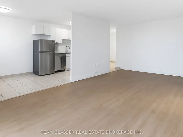 498 Queens Ave #802 — Photo 6