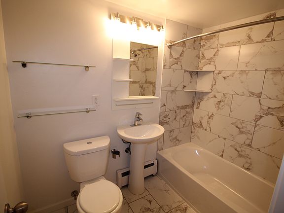 5th image of 18240 Detroit Ave APT 108