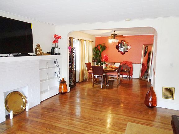 3rd image of 337 N Park Ave #2